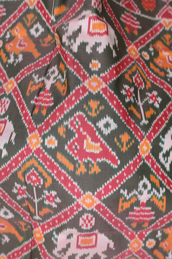 Pochampally Silk Saree In Dual Tone With Diamond Design