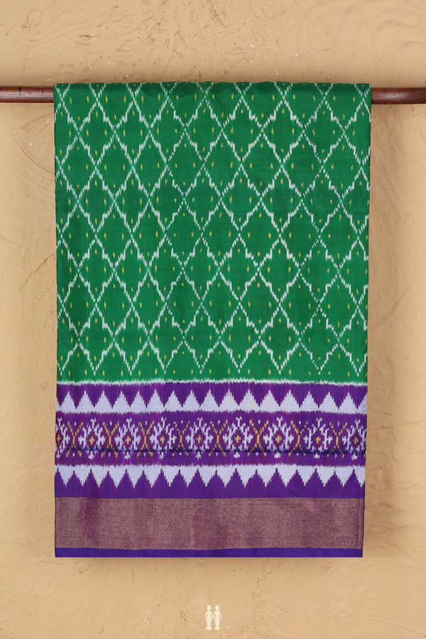 Pochampally Silk Saree In Emerald Green With Diamond Design