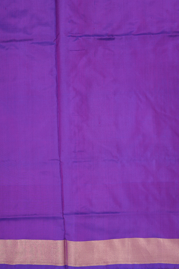 Pochampally Silk Saree In Emerald Green With Diamond Design
