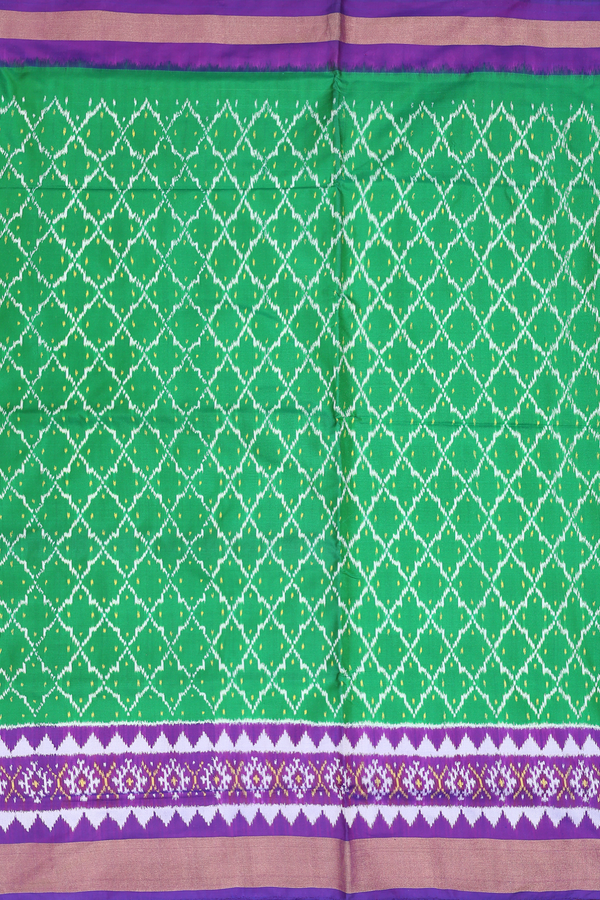 Pochampally Silk Saree In Emerald Green With Diamond Design