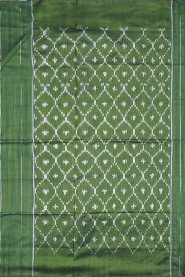 Pochampally Silk Saree In Fern Green With Ogee Design