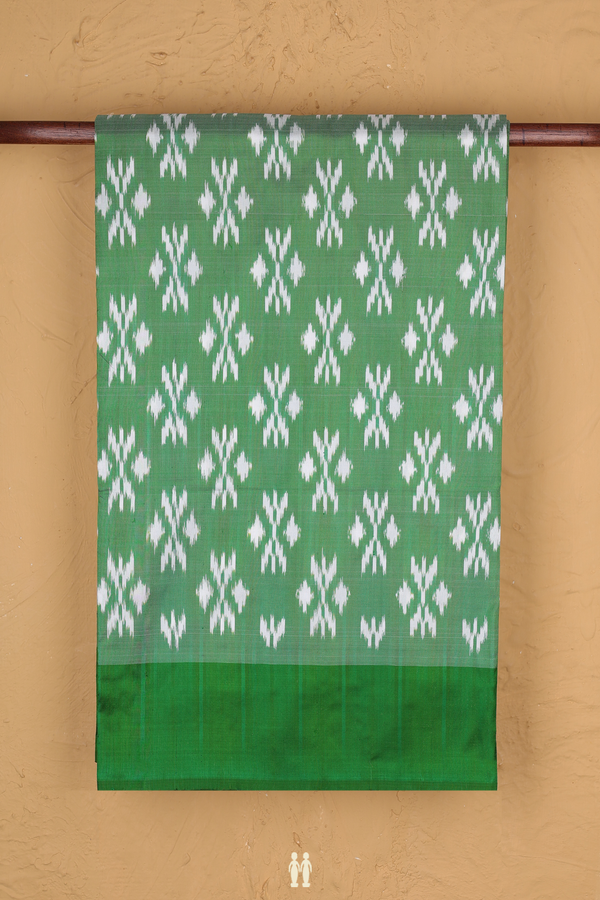 Pochampally Silk Saree In Green With Allover Design