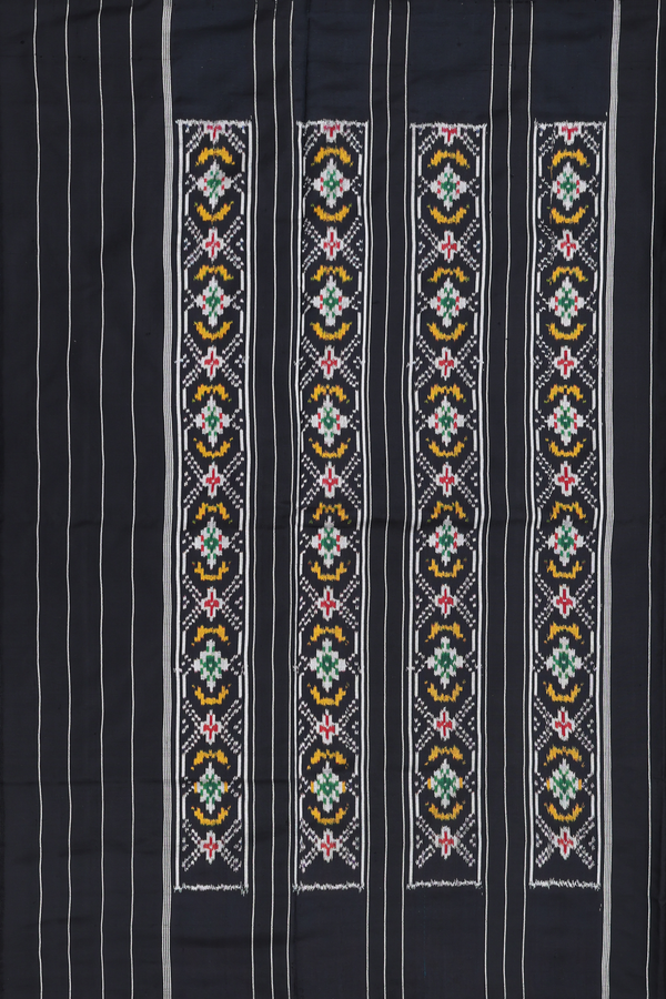 Pochampally Silk Saree In Grey With Diamond Design