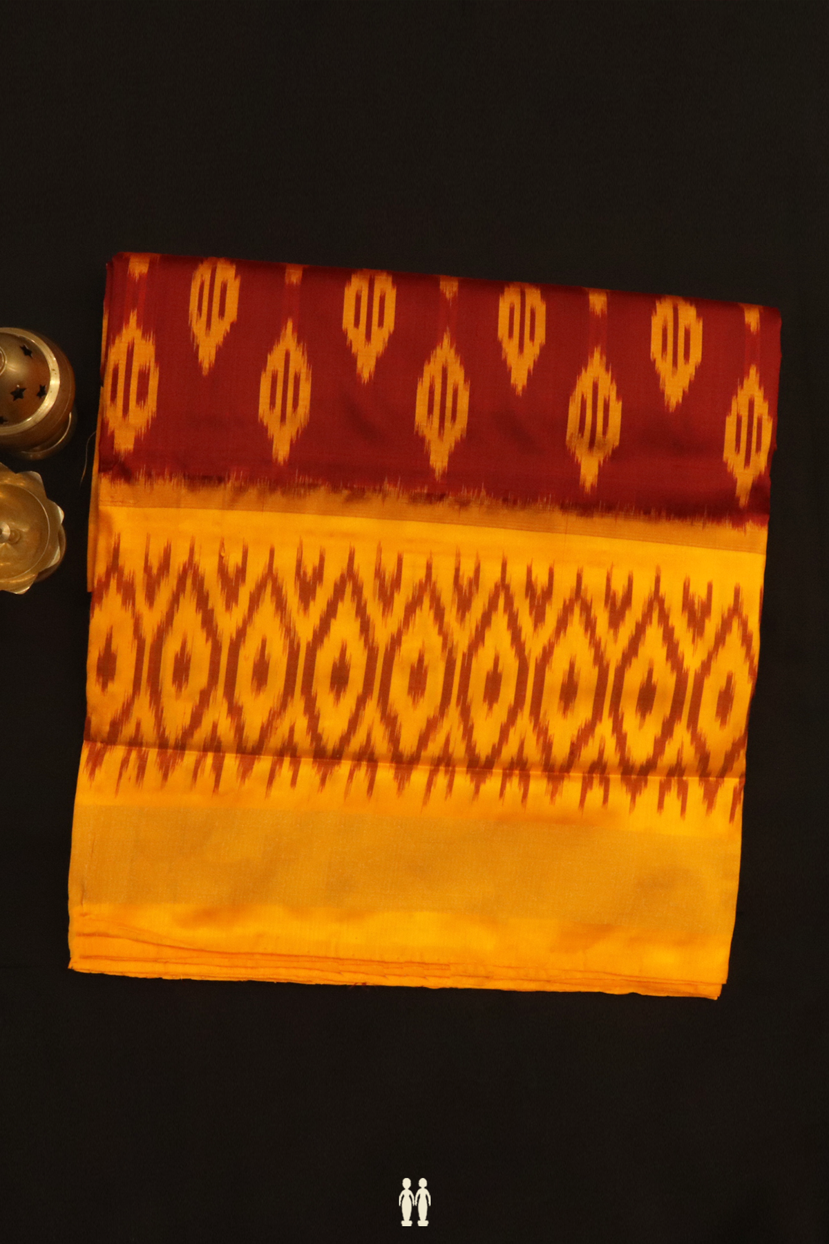 Pochampally Silk Saree In Maroon With Diamond Design