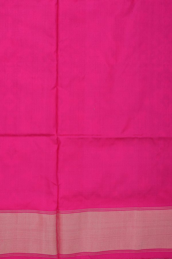 Pochampally Silk Saree In Purple With Allover Design