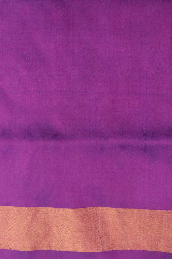 Pochampally Silk Saree In Purple With Chevron Design
