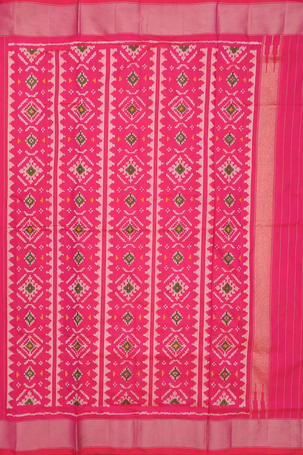 Pochampally Silk Saree In Rani Pink With Parrot Design