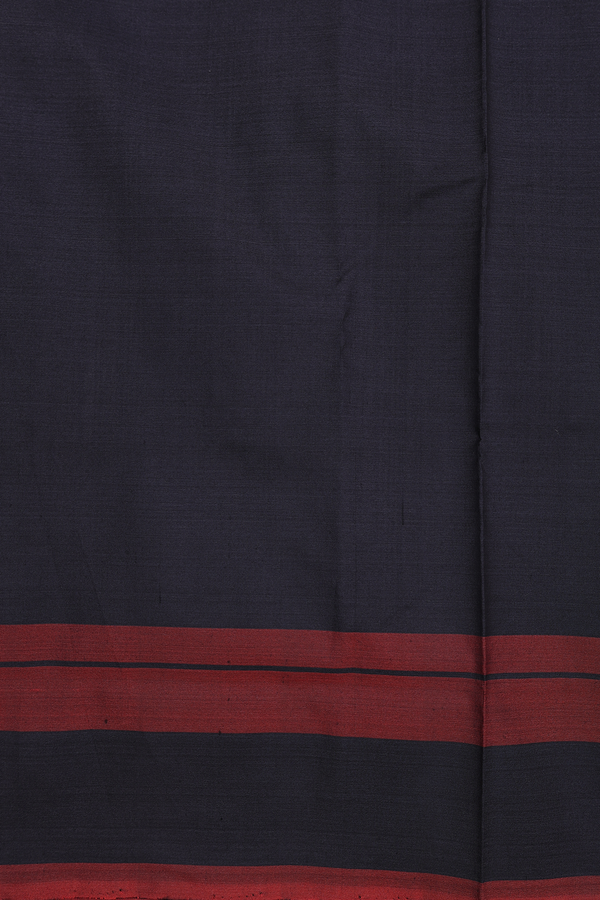 Pochampally Silk Saree In White And Grey With Stripes Design