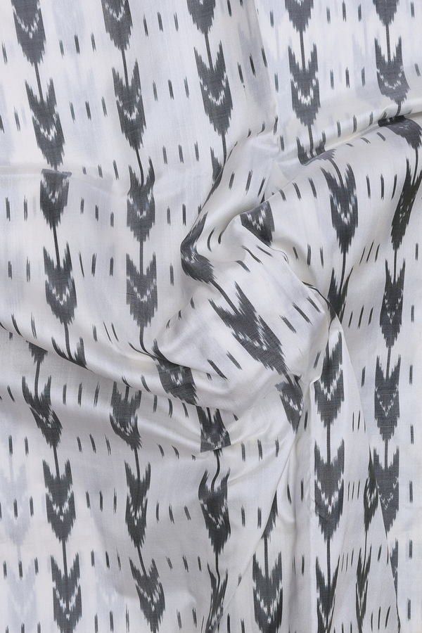 Pochampally Silk Saree In White With Allover Design