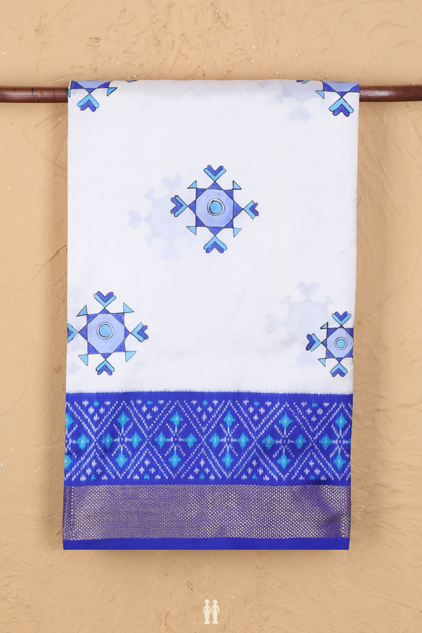 Pochampally Silk Saree In White With Hand Painted Design