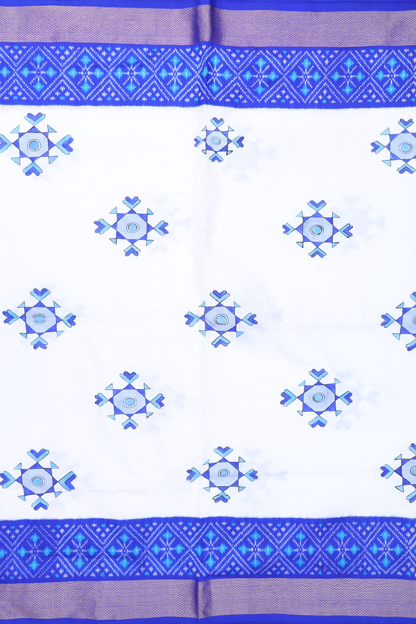Pochampally Silk Saree In White With Hand Painted Design
