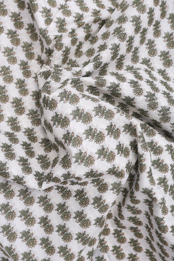 Printed Cotton Saree In Egg White With Allover Floral Buttas