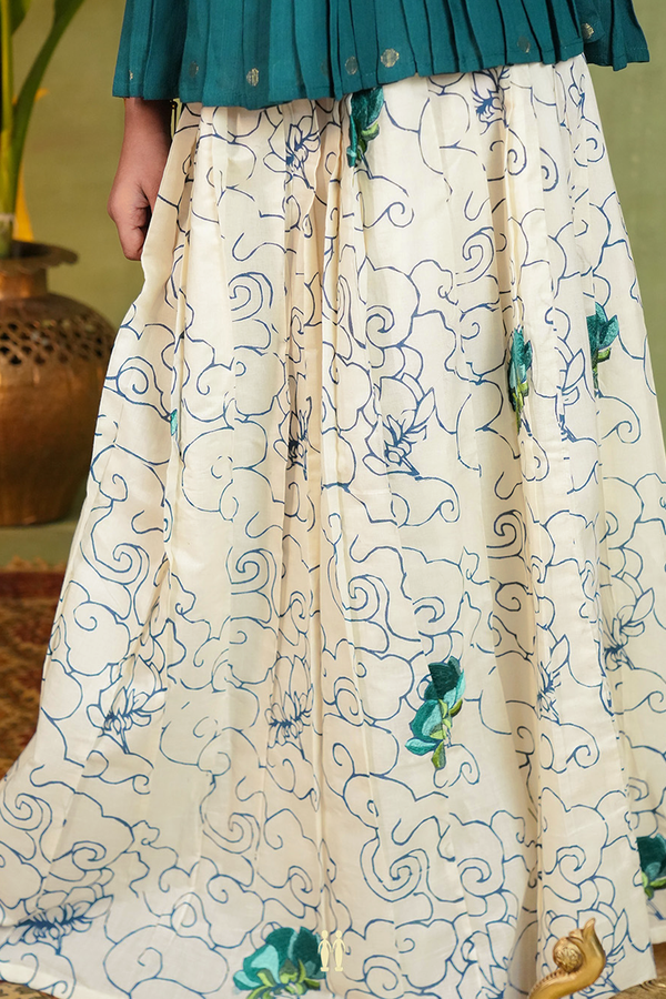 Printed Design Green And White Kasvu Readymade Pavadai Sattai