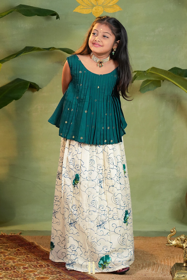Printed Design Green And White Kasvu Readymade Pavadai Sattai