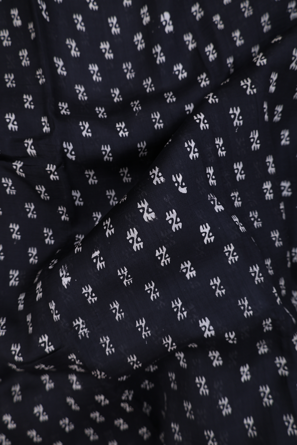 Printed Silk Saree In Black With Allover Design