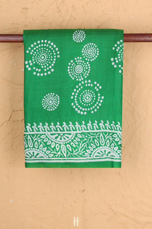 Printed Silk Saree In Bold Green With Paisley Design