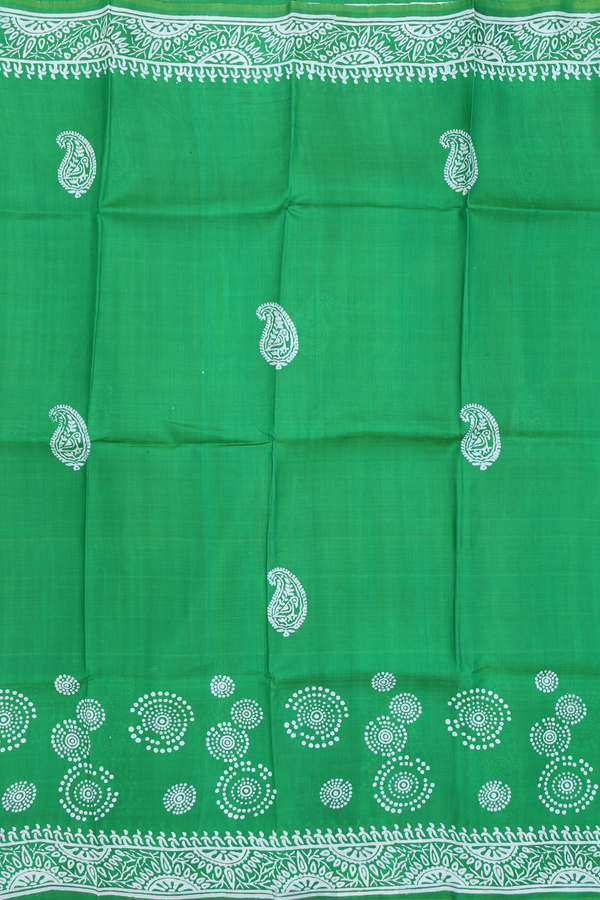 Printed Silk Saree In Bold Green With Paisley Design
