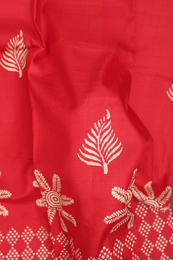 Printed Silk Saree In Chilli Red With Leaf Design