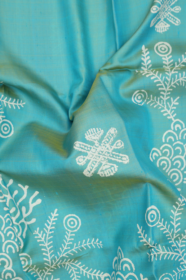 Printed Silk Saree In Dual Tone With Allover Design