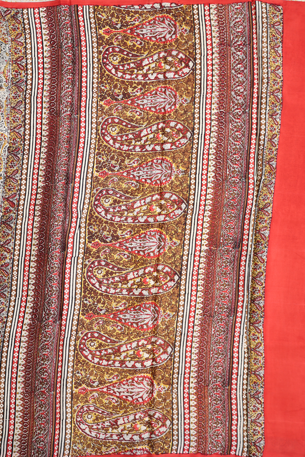 Printed Silk Saree In White With Paisley Design