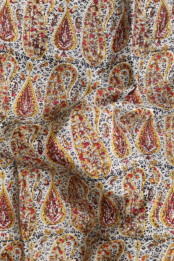 Printed Silk Saree In White With Paisley Design