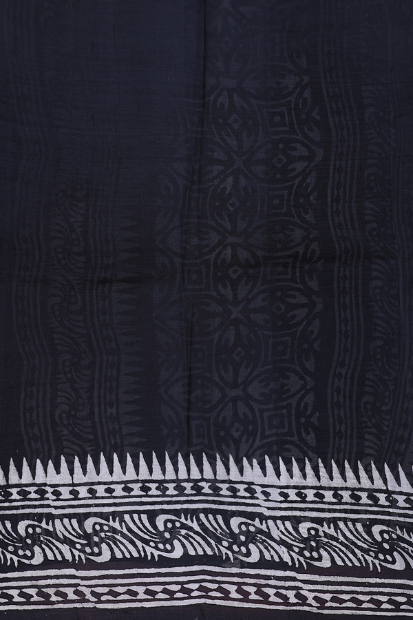 Printed Silk Saree In Magenta With Allover Design