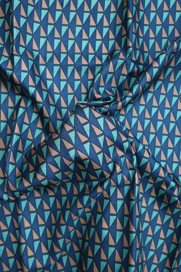 Printed Silk Saree In Prussian Blue With Printed Design