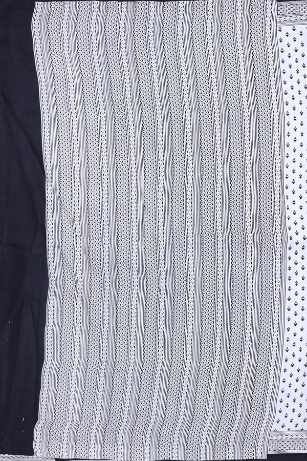 Printed Silk Saree In White With Allover Buttas