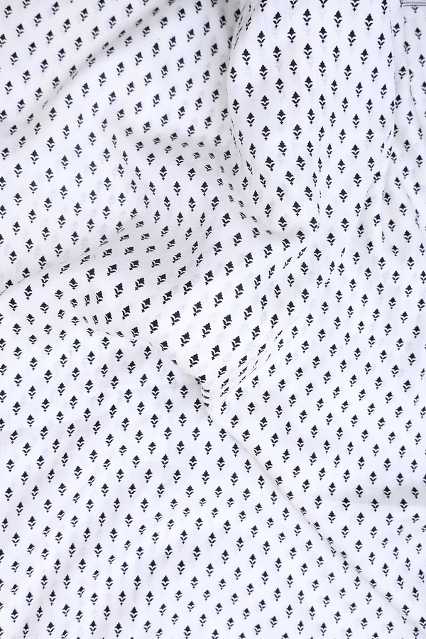 Printed Silk Saree In White With Allover Buttas