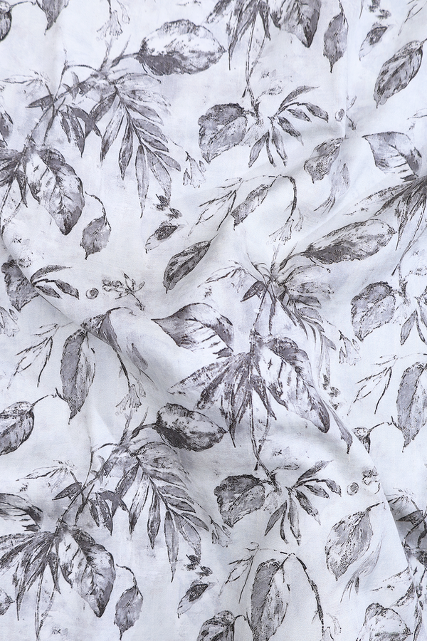 Printed Silk Saree In White With Leaf Design