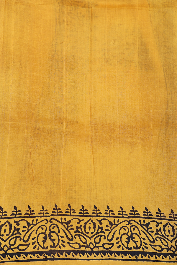 Printed Silk Saree In Yellow With Allover Design
