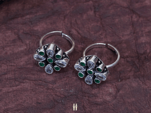 Pair Of Green And Crystal Stone Adjustable Silver Toe Rings