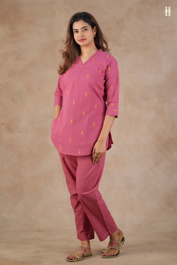 V-Neck Threadwork Buttas Mulberry Cotton Top And Bottom Set
