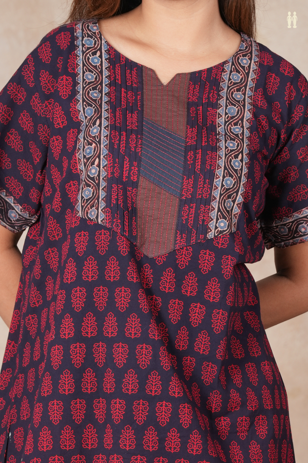 Split Neck Printed Design Black Cotton Nightie