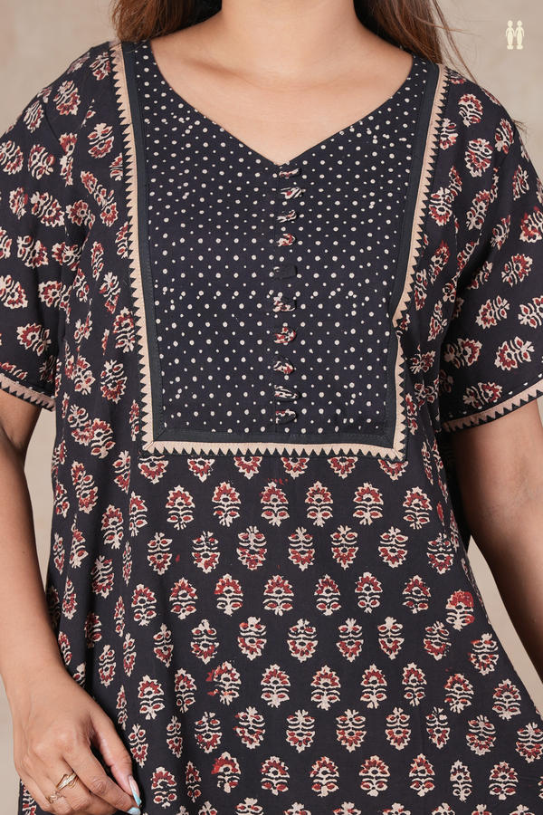 V-Neck Printed Design Black Cotton Nightie