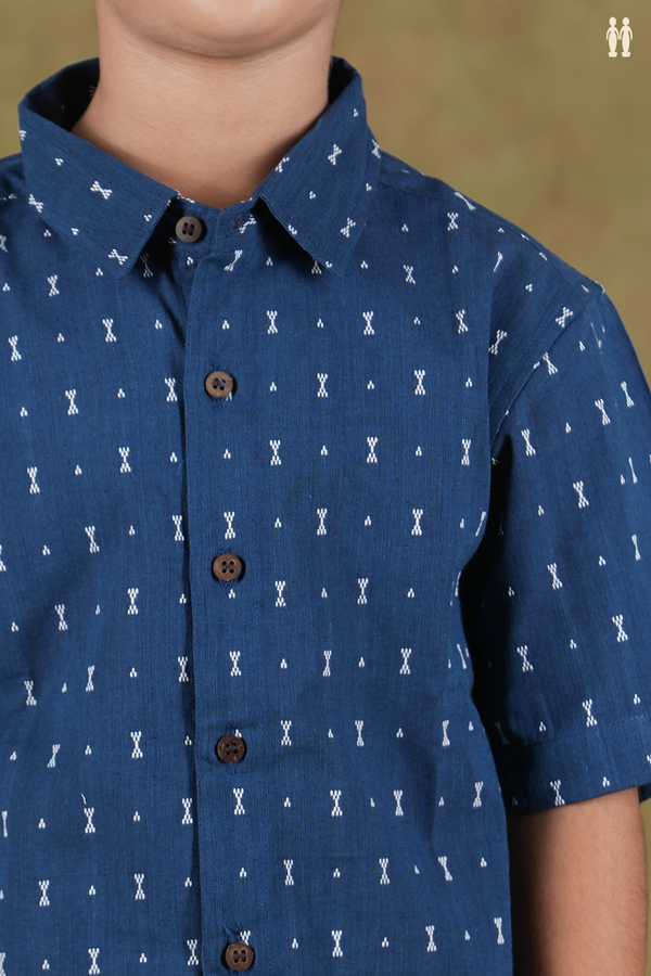 Regular Collar Threadwork Buttis Oxford Blue Cotton Shirt