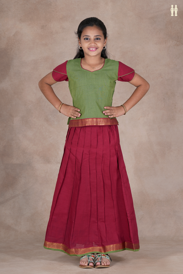 Sweet Heart Necks Green And Red Cotton Pavadai Sattai