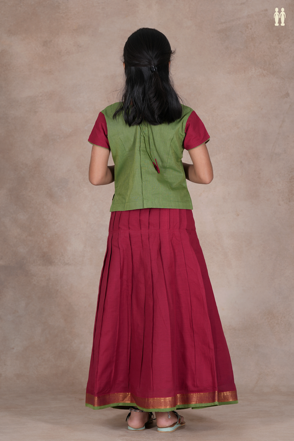 Sweet Heart Necks Green And Red Cotton Pavadai Sattai