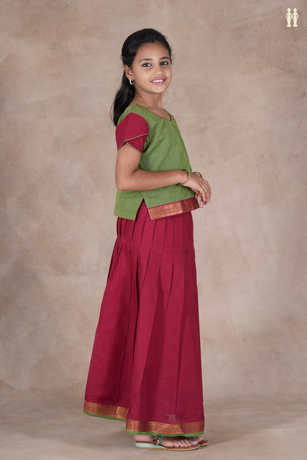 Sweet Heart Necks Green And Red Cotton Pavadai Sattai
