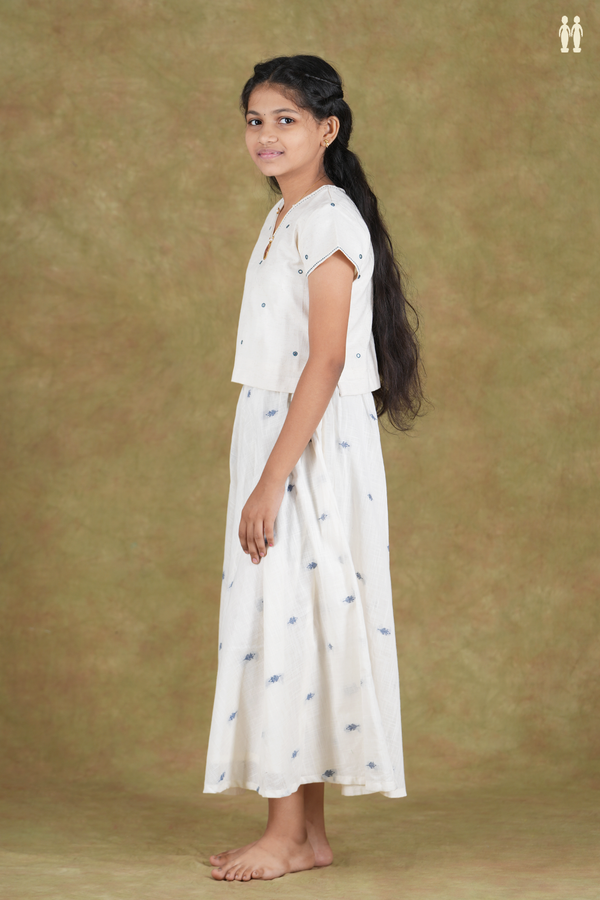 V-Neck Threadwork Buttas Off White Cotton Pavadai Sattai