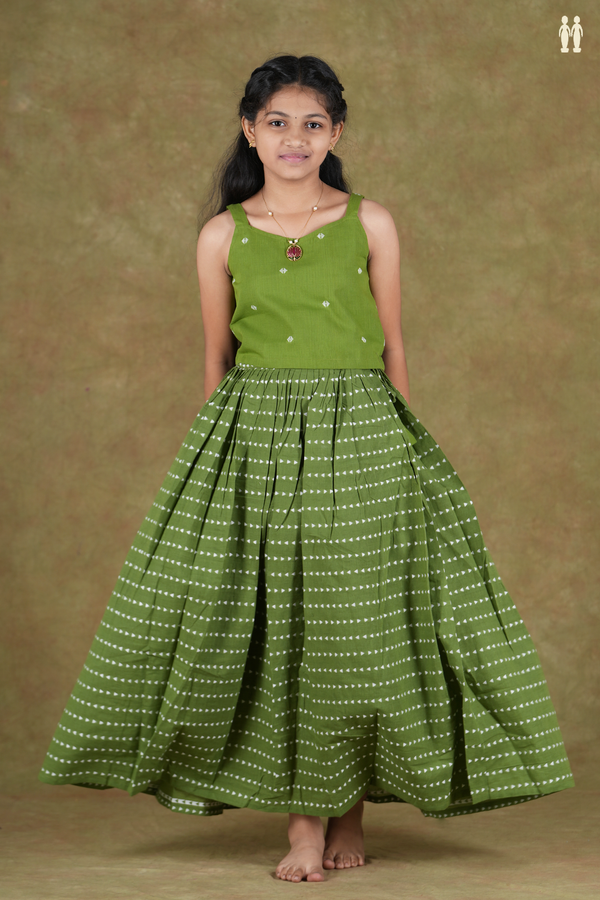 Sweet Heart Neck Threadwork Design Green Cotton Pavadai Sattai