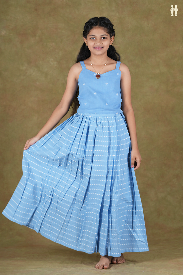 Sweet Heart Neck Threadwork Design Blue Cotton Pavadai Sattai