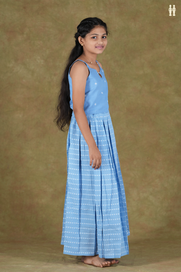 Sweet Heart Neck Threadwork Design Blue Cotton Pavadai Sattai