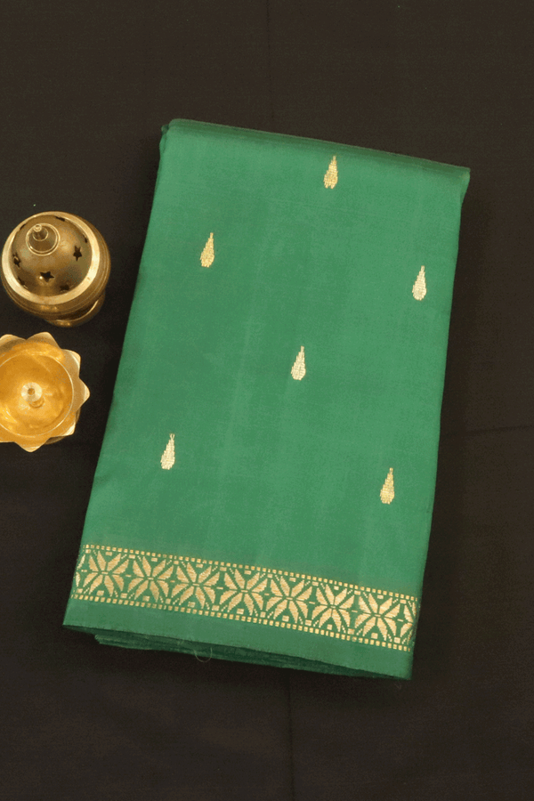 Rain Drop Zari Buttas Bold Green Kanchipuram Silk Saree
