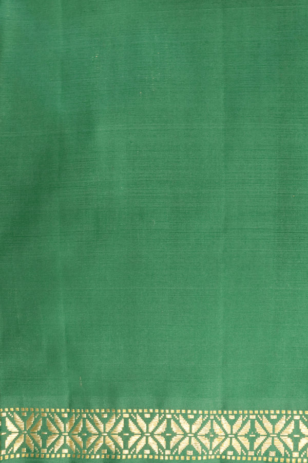 Rain Drop Zari Buttas Bold Green Kanchipuram Silk Saree