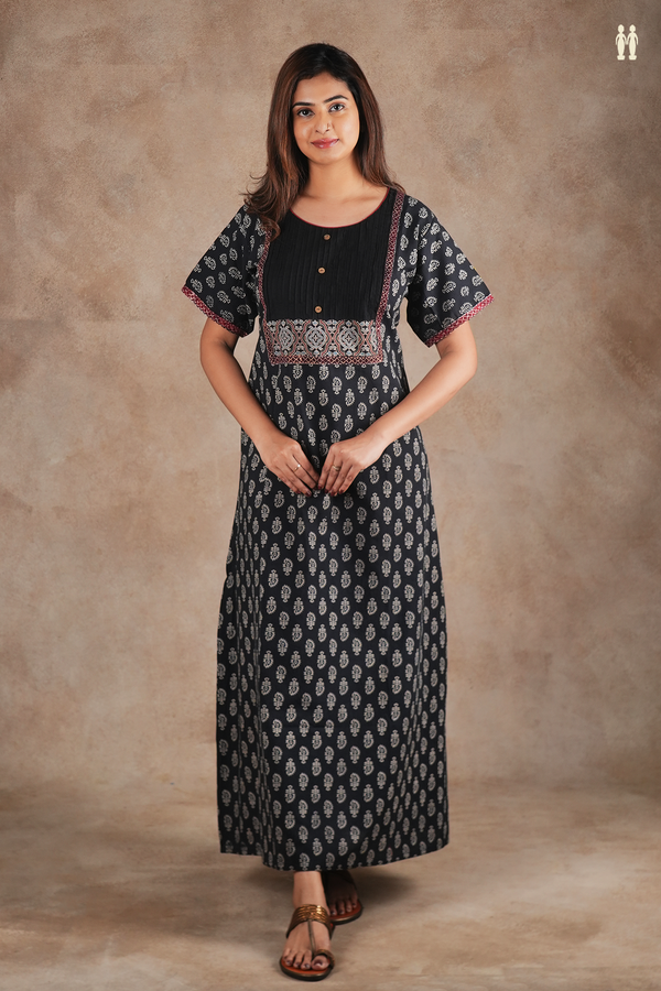 Round Neck Floral Design Black Cotton Nightie