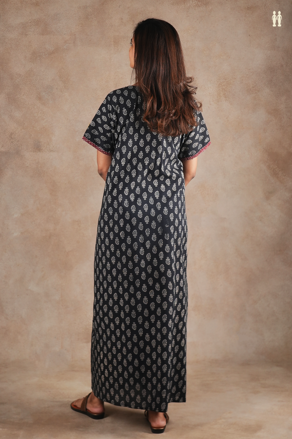 Round Neck Floral Design Black Cotton Nightie