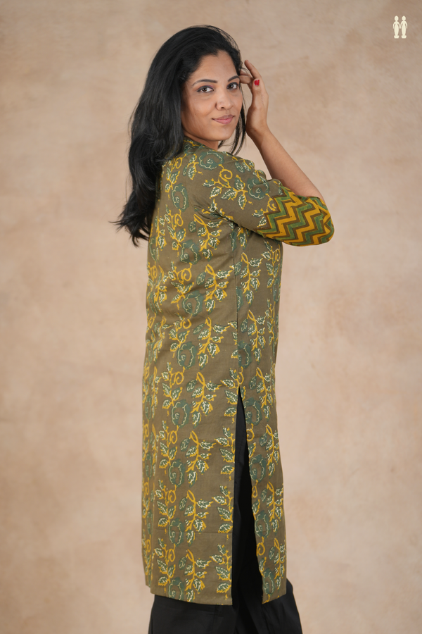 Round Neck Floral Design Mehendi Green Cotton Long Kurta