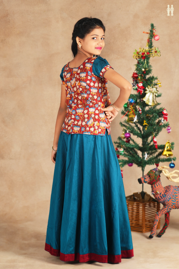 Round Neck Floral Design Red And Blue Raw Silk Pavadai Sattai