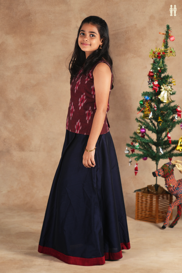 Round Neck Printed Design Red And Blue Cotton Pavadai Sattai